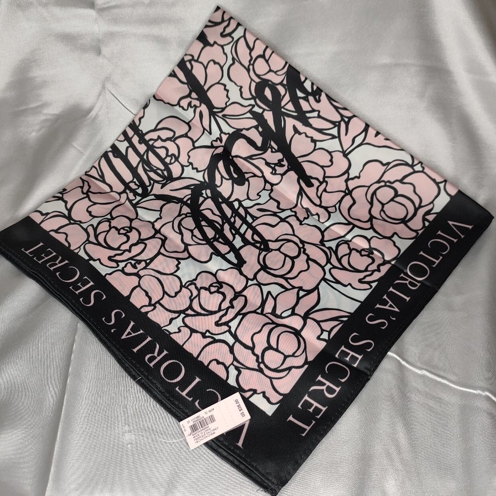 Victoria's Secret BOMBSHELL Floral Scarf NWT